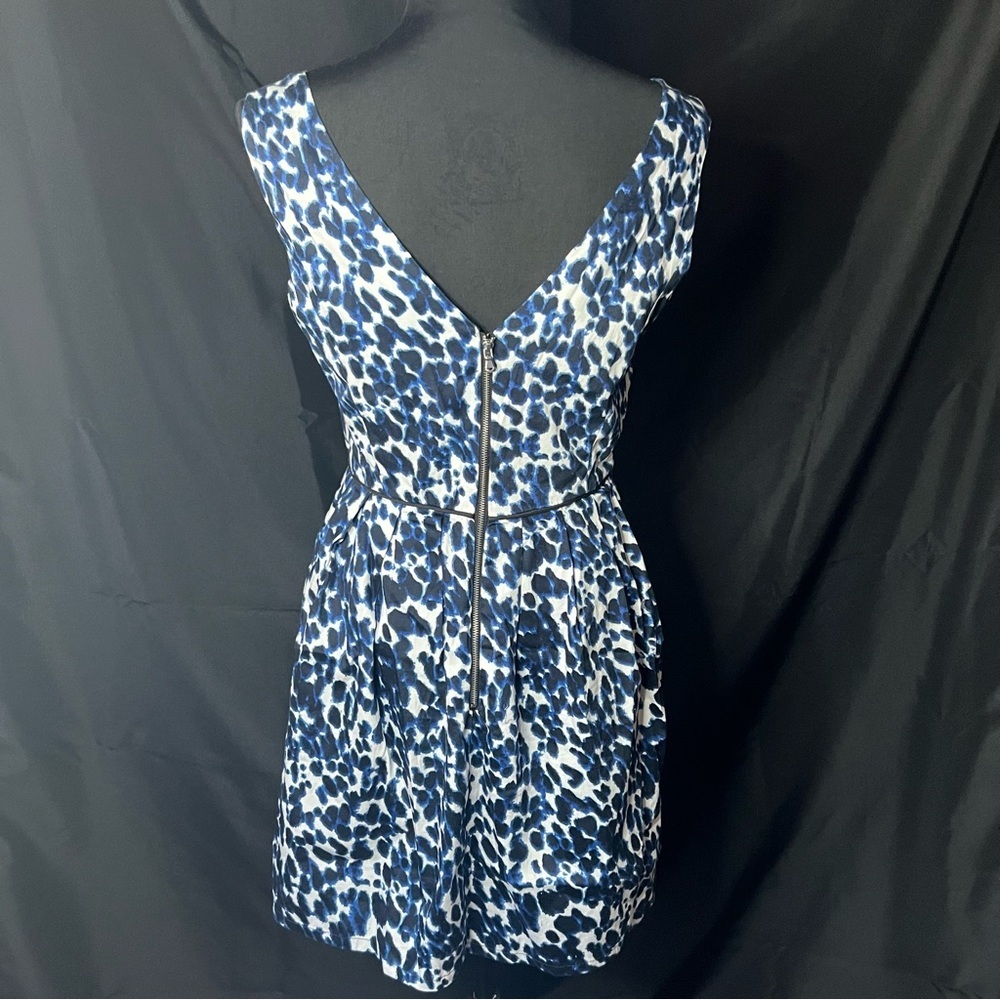 Blue animal print dress by Forever 21. SZ M NWT - Picture 3 of 5